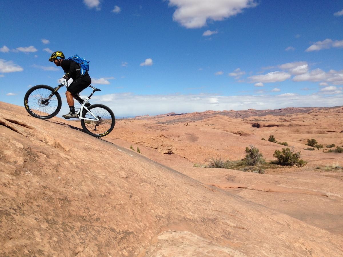 Los 6 mejores senderos de Moab para principiantes y jinetes informales: esta red de bicicletas de montaña web
