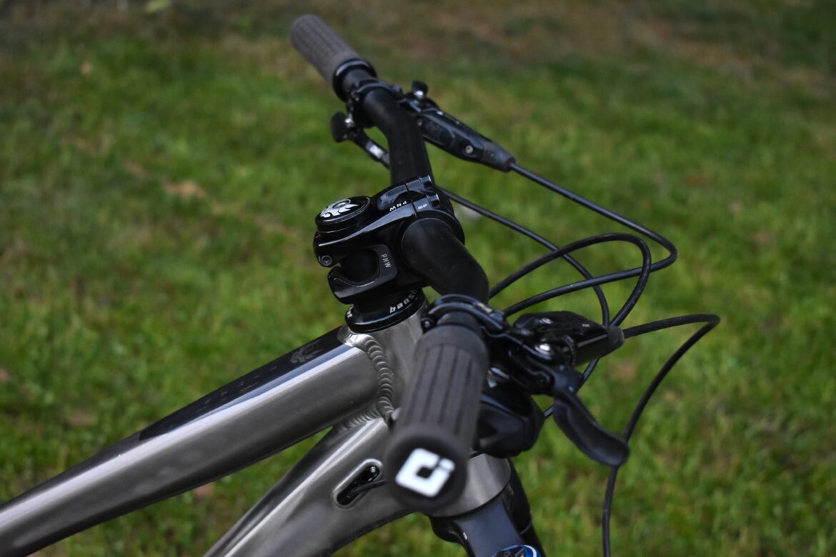SQLAB 30x 12º Manarbar de carbono: por qué más barrido de espalda es bueno para el ciclismo de montaña: Doltcini