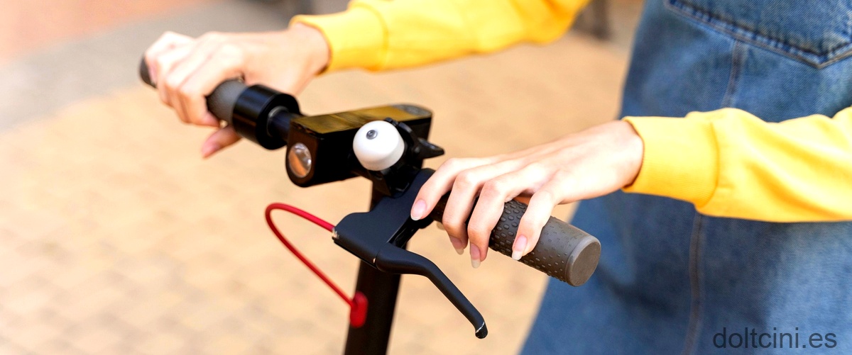 Todo lo que necesitas saber sobre cambiar la pila de la luz de tu bici Decathlon